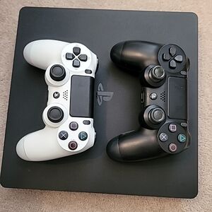Sony‎ PlayStation 4 PS4 Black Console with Controllers